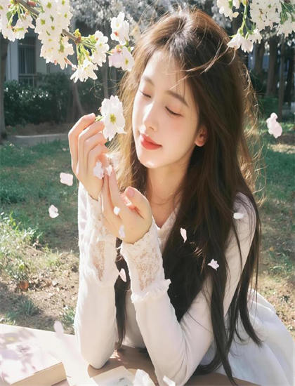 未删减版：豪门宠前夫请自重美学价值个人分析教科书式的：艺术美感与审美特征探讨